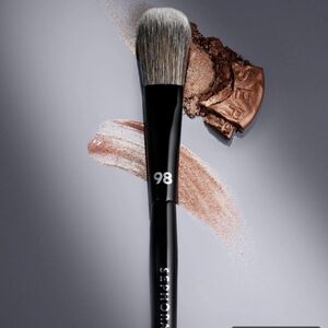 Sephora COLLECTION Pro Highlight Brush #98